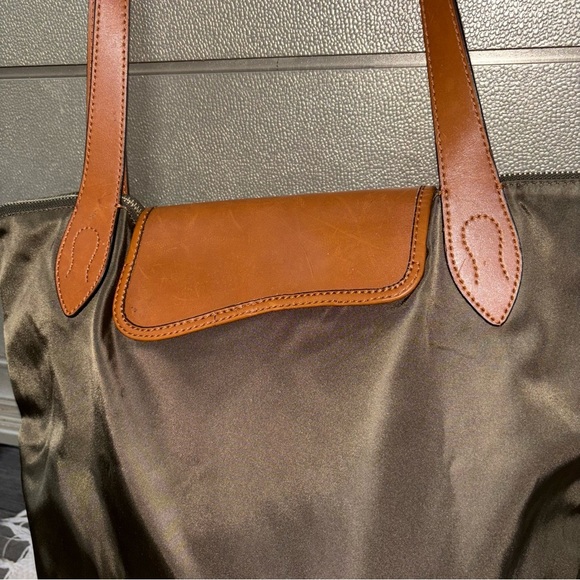 Lauren Ralph Lauren (RLL) Wooten Nylon and Leather Tote bag. - Picture 4 of 8